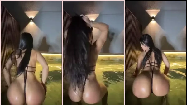 Tati Maya, La Joven, Luciendo Su Columpio En La Piscina Sin Ropa