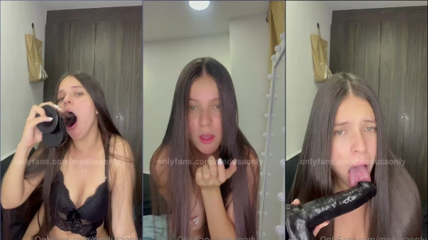 Carol Mendoza, Famosa De Onlyfans Mece Un Juguete Negro En Su Coño