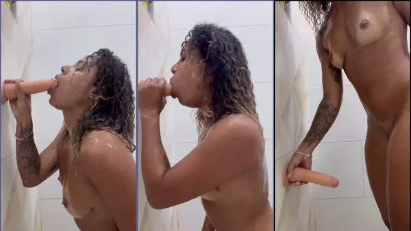 Kevelin Gomes Haciendo Una Mamada Con Un Consolador Y Soñando Con Una Gran Polla