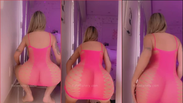 Rafaela Nery Mostrando Sus Curvas Con Sensual Vestido Y Bailando Muy Sensual