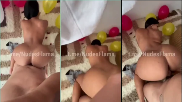 Chica Latina De Voluptuoso Trasero Siendo Filmada Mientras Tiene Relaciones En Posición De Cuatro