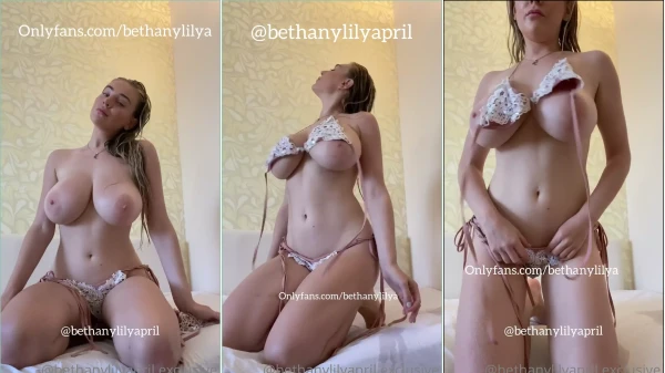 Bethanylilyapril, La Ardiente Rubia, Luce Sus Preciosos Pezones Mientras Sacude Sus Pechos Y Se Quita El Sujetador