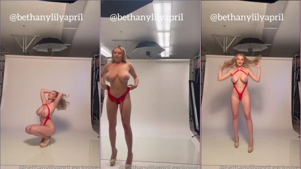 Bethanylilyapril, La Rubia En Forma, Luce Sexy Luciendo Un Bikini Rojo Y Posando Para La Foto Mostrando Sus Pezones