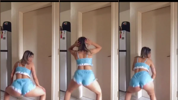 Que Sensacional Ver A Este Pijama Bailando Emocionado, Mostrando Felizmente Su Irresistible Y Ansioso Culo