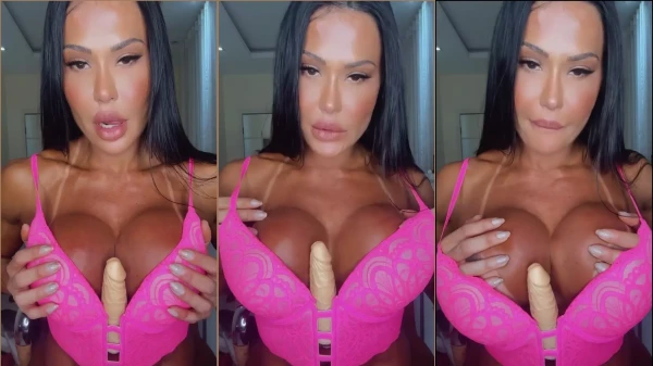 Gracyanne Barbosa Usando Un Consolador Entre Sus Grandes Tetas