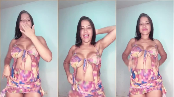 Wátina Mara Se Desnuda Bailando Provocativamente En Su Casa