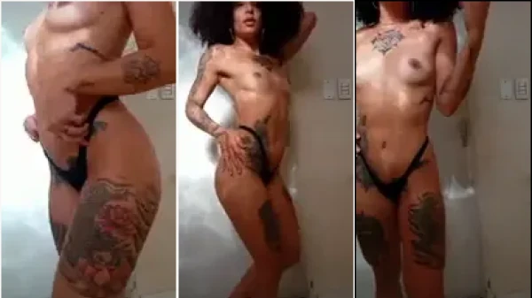Celebridad En Contenido Negro Para Adultos Mostrando Su Cuerpo Con Su Gran Culo Y Pequeños Pechos