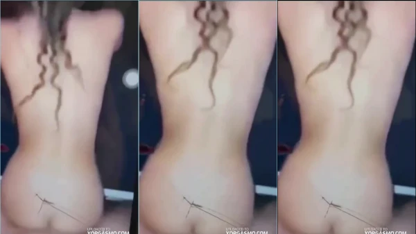 La Sarca Ciclista Desnuda Manteniendo Relaciones En Cuatro