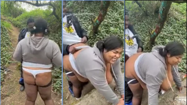Señora Gordita Llena De Amor Divirtiéndose En El Bosque Con Su Chico